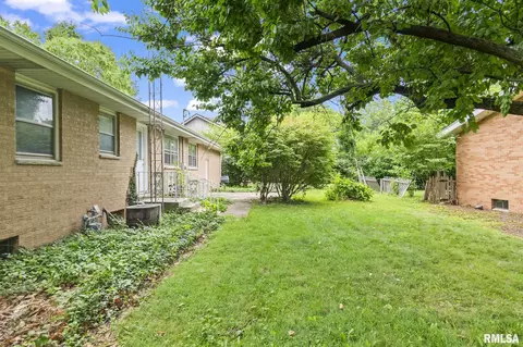 Exterior - 642 Witherspoon St, Springfield, IL 62704 photo 1 of 3