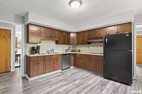 Kitchen - 642 Witherspoon St, Springfield, IL 62704 photo 1 of 3