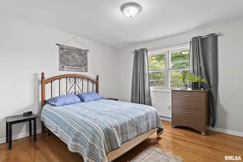 Bedroom - 642 Witherspoon St, Springfield, IL 62704 photo 4 of 5