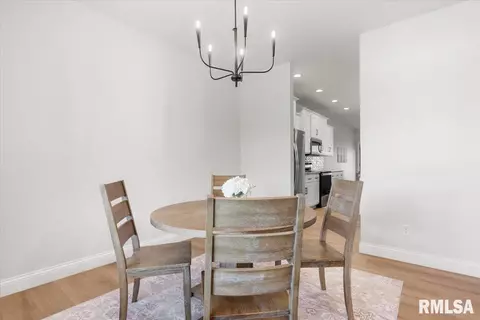 Dining - 1606 Blenheim Dr, Springfield, IL 62711 photo 1 of 3