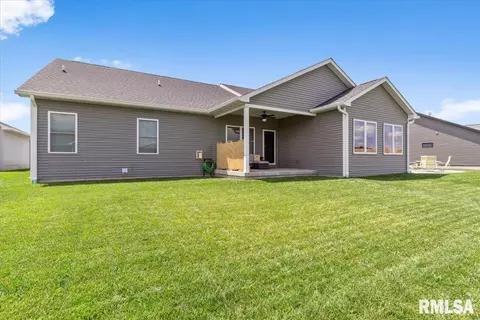 Exterior - 1606 Blenheim Dr, Springfield, IL 62711 photo 6 of 7