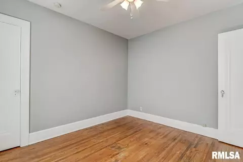 Bedroom - 2040 S State St, Springfield, IL 62704 photo 4 of 8