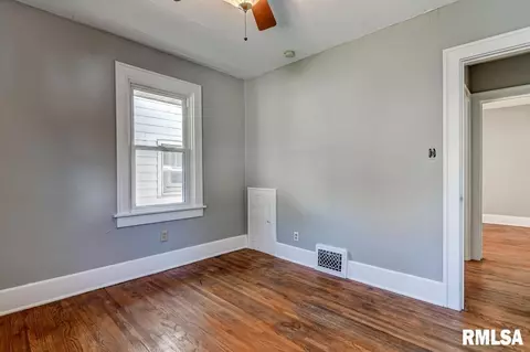 Bedroom - 2040 S State St, Springfield, IL 62704 photo 6 of 8