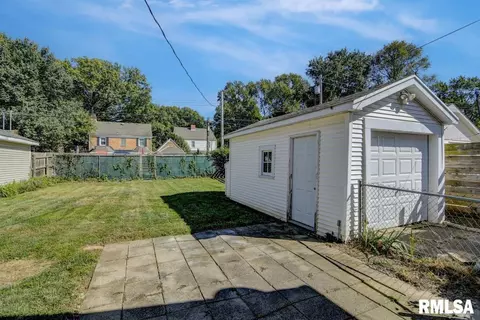 Exterior - 2040 S State St, Springfield, IL 62704 photo 1 of 3