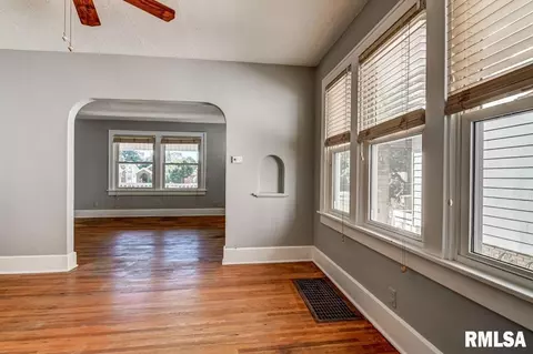 Living - 2040 S State St, Springfield, IL 62704 photo 7 of 7