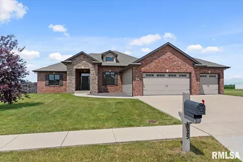 825 Nine Rock Rd, Sherman, IL 62684