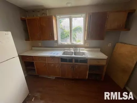 1046 W Calhoun Ave, Springfield, IL 62702 photo 6
