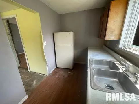 1046 W Calhoun Ave, Springfield, IL 62702 photo 5