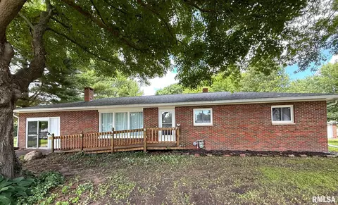 101 Lynn St, Victoria, IL 61485