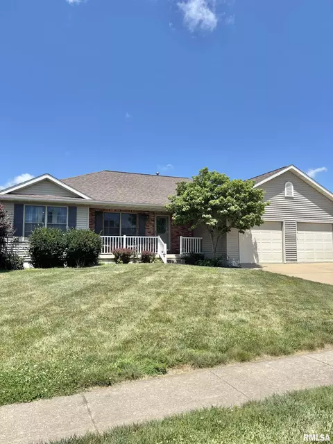 404 Delaney Dr, Jacksonville, IL 62650