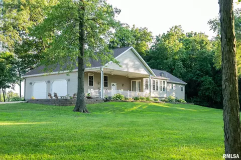 Exterior - 623 Jasper Rd, Centralia, IL 62801 photo 4 of 23