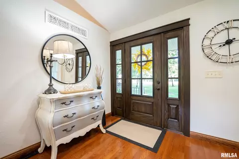 Entry Way - 623 Jasper Rd, Centralia, IL 62801 photo 1 of 5