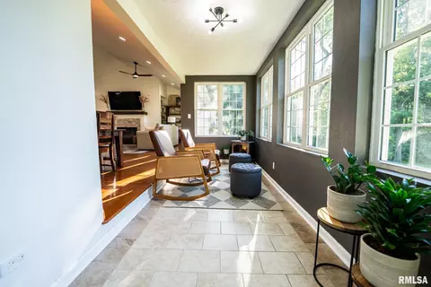 Entry Way - 623 Jasper Rd, Centralia, IL 62801 photo 4 of 5