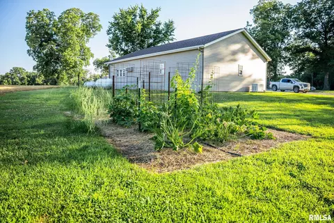 Exterior - 623 Jasper Rd, Centralia, IL 62801 photo 17 of 23