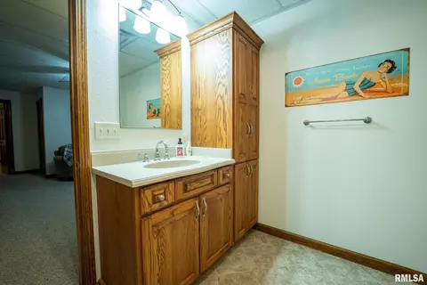 Bath - 623 Jasper Rd, Centralia, IL 62801 photo 10 of 10