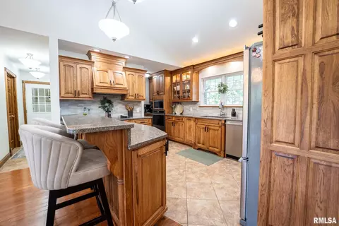 Kitchen - 623 Jasper Rd, Centralia, IL 62801 photo 1 of 5