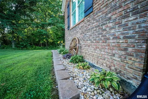Exterior - 623 Jasper Rd, Centralia, IL 62801 photo 7 of 23