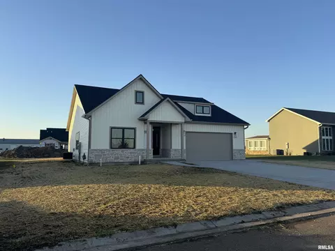 620 W North St, Mount Sterling, IL 62353