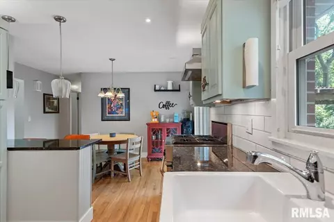 Kitchen - 2068 Cambridge Rd, Springfield, IL 62704 photo 3 of 4