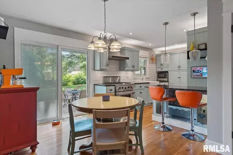 Kitchen - 2068 Cambridge Rd, Springfield, IL 62704 photo 1 of 4