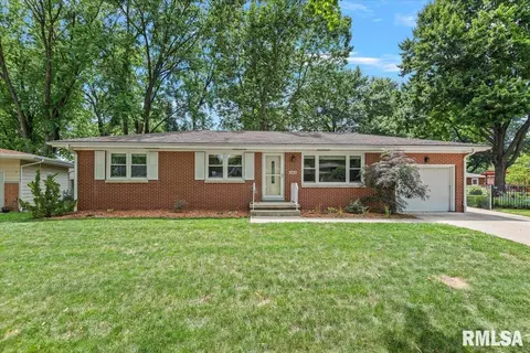 2068 Cambridge Rd, Springfield, IL 62704