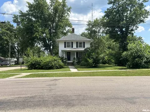 301 W Greenwood Ave, Jacksonville, IL 62650
