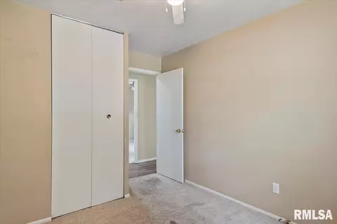 Bedroom - 2401 Devonshire Rd, Springfield, IL 62703 photo 5 of 9