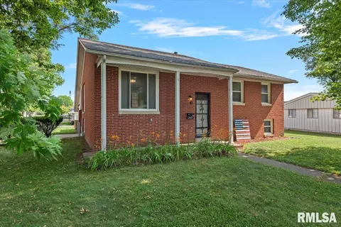 2401 Devonshire Rd, Springfield, IL 62703