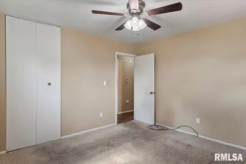 Bedroom - 2401 Devonshire Rd, Springfield, IL 62703 photo 1 of 9