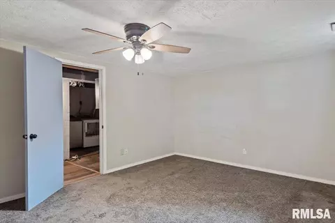 Bedroom - 2401 Devonshire Rd, Springfield, IL 62703 photo 8 of 9