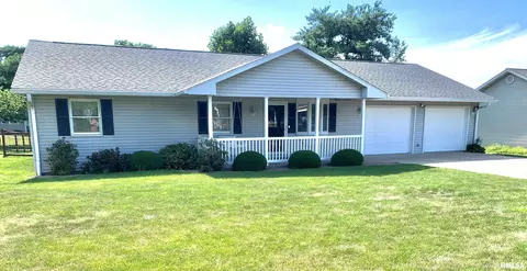2119 Willow Dr, Jacksonville, IL 62650