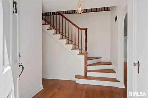 Entry Way - 1820 Noble Ave, Springfield, IL 62704 photo 1 of 3