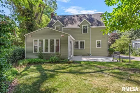 Exterior - 1820 Noble Ave, Springfield, IL 62704 photo 4 of 7