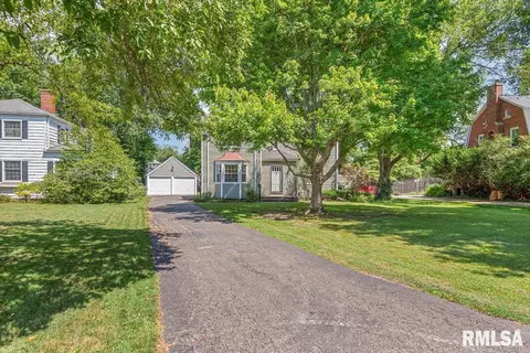 Exterior - 1820 Noble Ave, Springfield, IL 62704 photo 2 of 7