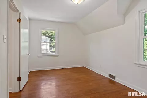 Bedroom - 1820 Noble Ave, Springfield, IL 62704 photo 5 of 10