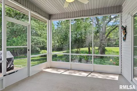 Exterior - 2508 Tartan Way, Springfield, IL 62711 photo 5 of 10
