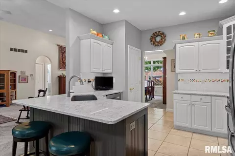 Kitchen - 2508 Tartan Way, Springfield, IL 62711 photo 2 of 4