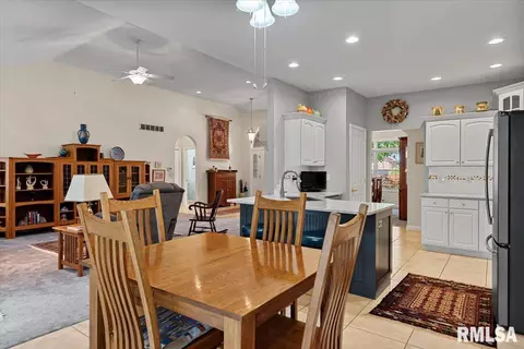 Dining - 2508 Tartan Way, Springfield, IL 62711 photo 3 of 4