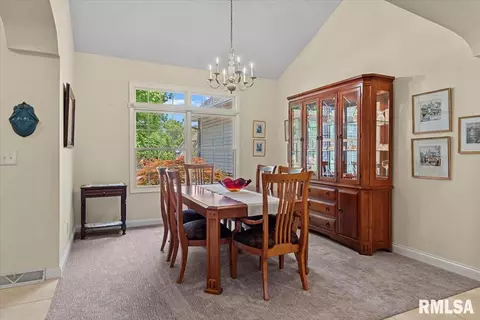 Dining - 2508 Tartan Way, Springfield, IL 62711 photo 1 of 4
