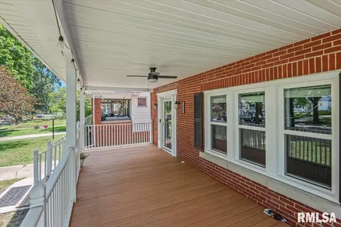 1829 S Walnut St, Springfield, IL 62704 photo 4