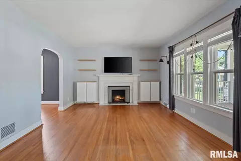 1829 S Walnut St, Springfield, IL 62704 photo 6