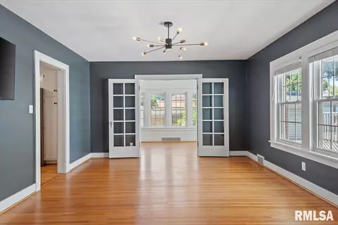 1829 S Walnut St, Springfield, IL 62704 photo 10