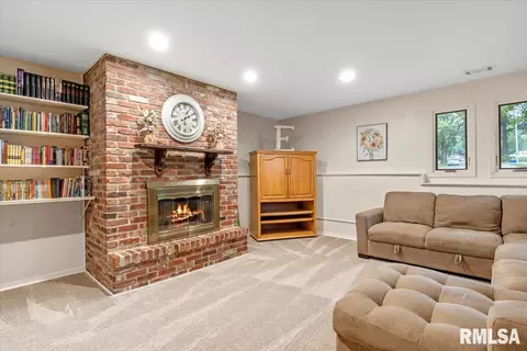 900 Roanoke Dr, Springfield, IL 62702 photo 14