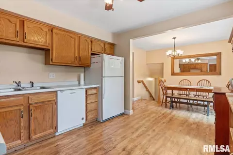 900 Roanoke Dr, Springfield, IL 62702 photo 12
