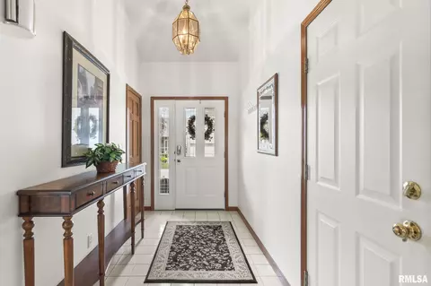 Entry Way - 3204 Eagle Watch Dr, Springfield, IL 62711 photo 1 of 2