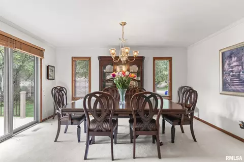 Dining - 3204 Eagle Watch Dr, Springfield, IL 62711 photo 3 of 4
