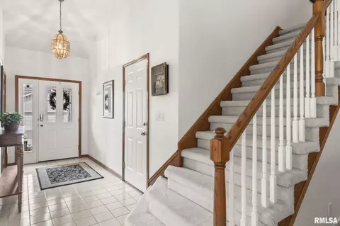 Entry Way - 3204 Eagle Watch Dr, Springfield, IL 62711 photo 2 of 2