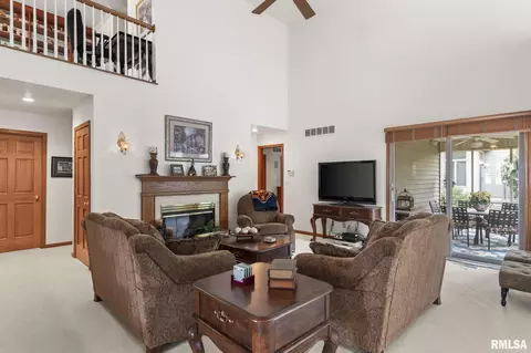Living - 3204 Eagle Watch Dr, Springfield, IL 62711 photo 1 of 5