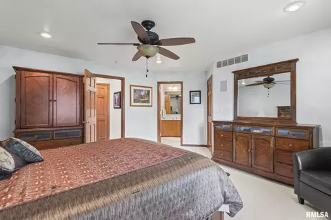 Bedroom - 3204 Eagle Watch Dr, Springfield, IL 62711 photo 2 of 6