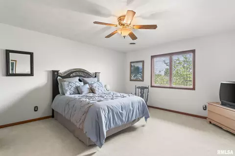 Bedroom - 3204 Eagle Watch Dr, Springfield, IL 62711 photo 5 of 6